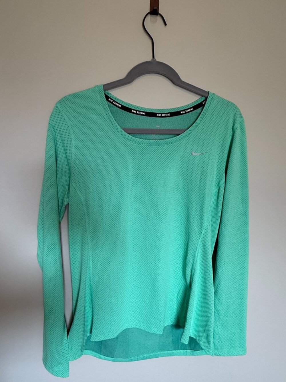 Nike Dri-FIT Running Long Sleeve Top Size Large Green Mesh Athletic Shirt NWT